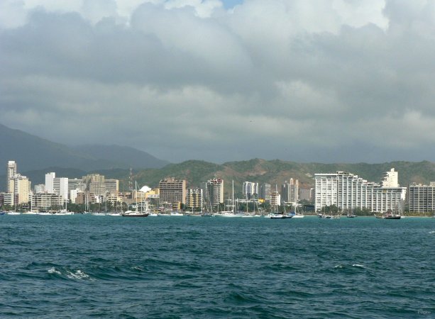 28- Le mouillage de Porlamar 